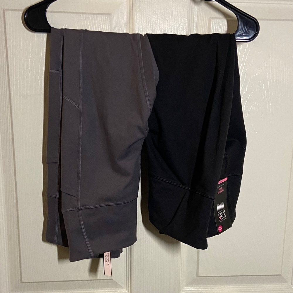 Victoria's Secret Black and White Leggings size Small and 6